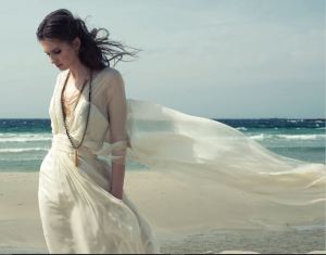 Leila Hafzi Brautkleid Peaceseide