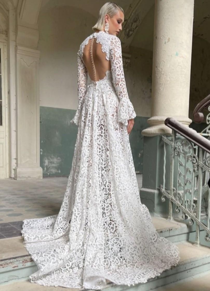 besonderes Luxus Brautkleid aus Spitze